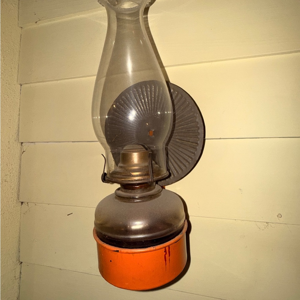 Antique Wall Bracket Oil Lamp w/ Tin Reflector & Clear Glass Chimney
